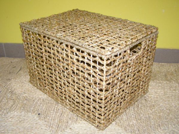 Koš s víkem, mořská tráva