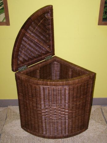 Ratanový prádelní koš rohový, tmavý
